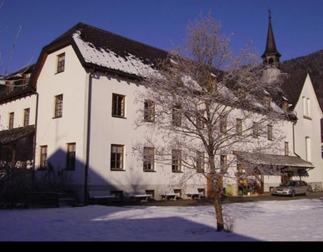 Seminar- Und Gaestehaus Im Kloster Bezau Exterior photo